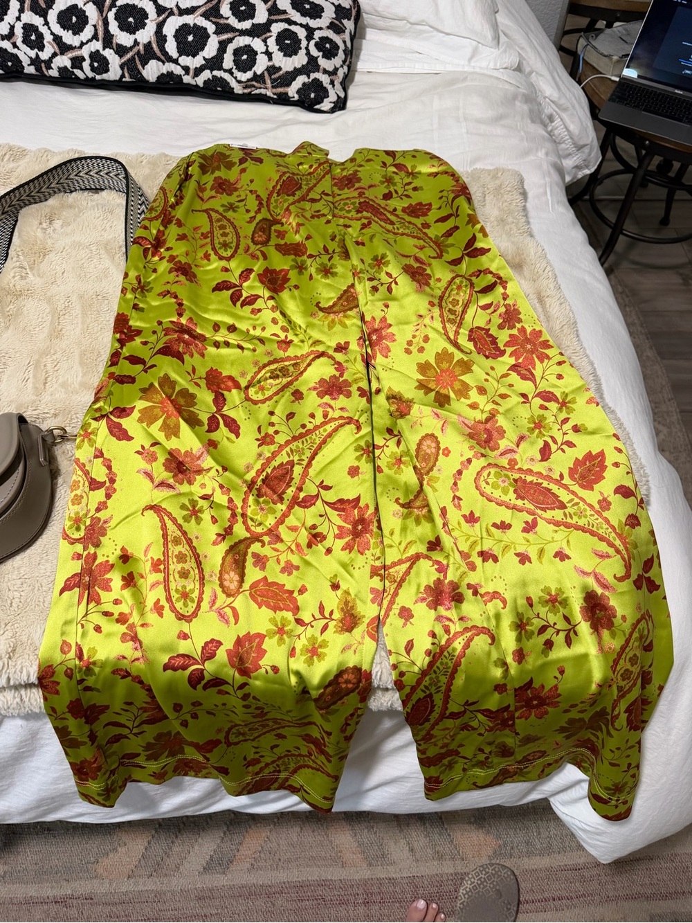 House of Harlow 1960 Lime Green Wide-Leg Pants with Red Paisley Print. Size Med - Picture 6 of 6
